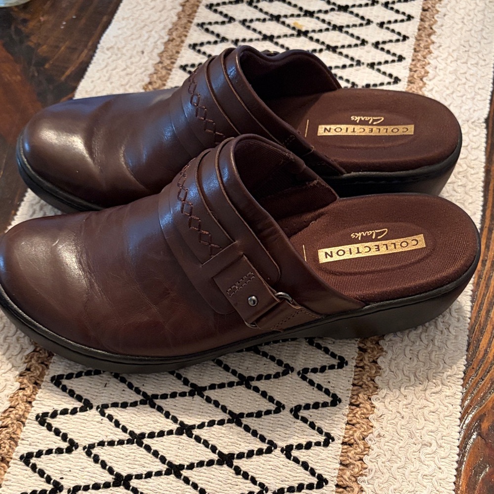 Clarks Women’s Dark Brown Leather Slip-On Loafers